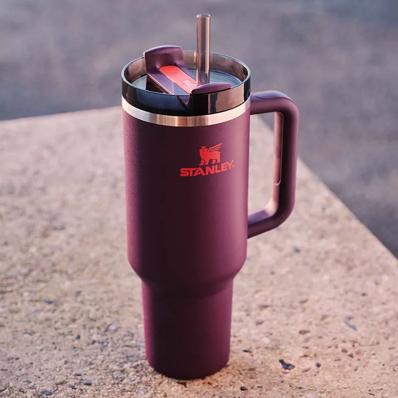 The 40oz Quencher H2.0 Flowstate Tumbler in Plum